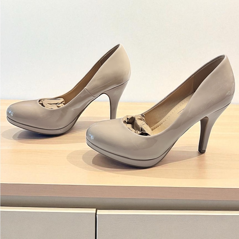 👡Beige Patent Marco Republic Comfort Pumps Memory Foam Insole, Size 8 - Picture 5 of 7